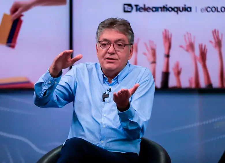 Mauricio Cárdenas Santamaría, bogotano de 53 años, es economista y en diferentes gobiernos ha sido ministro de Hacienda, de Transporte y de Minas y Energía; también fue director de Planeación. FOTO Julio c. herrera