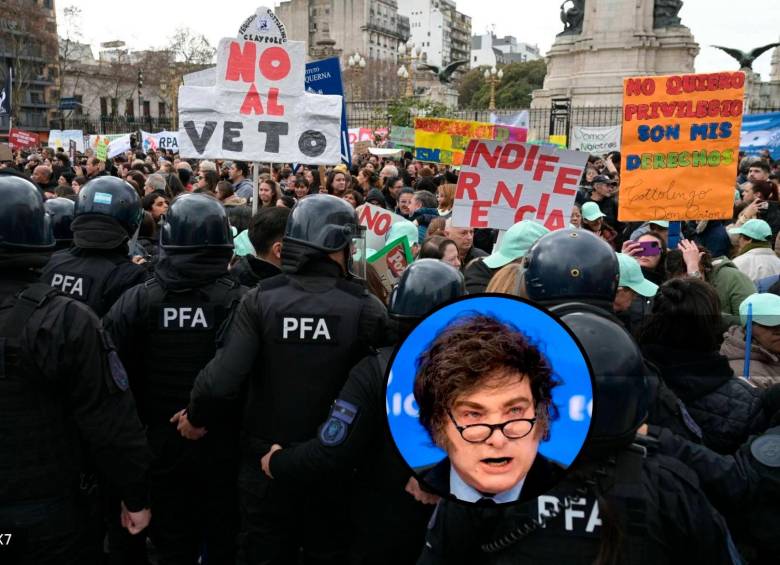 Las marchas en Buenos Aires contaron con la presencia de fuerzas policiales en la sede del Congreso. FOTO AFP
