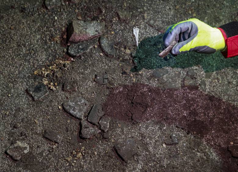 Algunas de las piezas encontradas al interior de la cueva El Guardián. Foto: Manuel Saldarriaga Quintero.