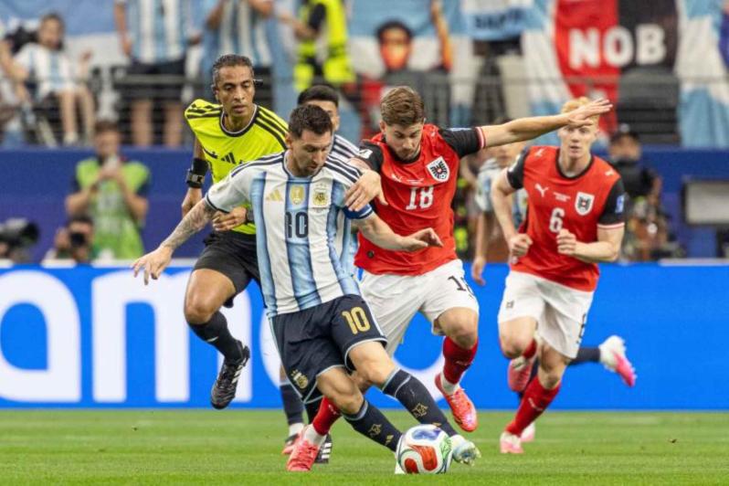 Argentina que es defensor del título logrado en Catar 2022 ha superado varios escollos complicados en Norteamérica, desde los 16avos ha ido al límite ante selecciones como Canbo Verde, Egipto, Suiza e Inglaterra para poder ser finalista. FOTO AFP