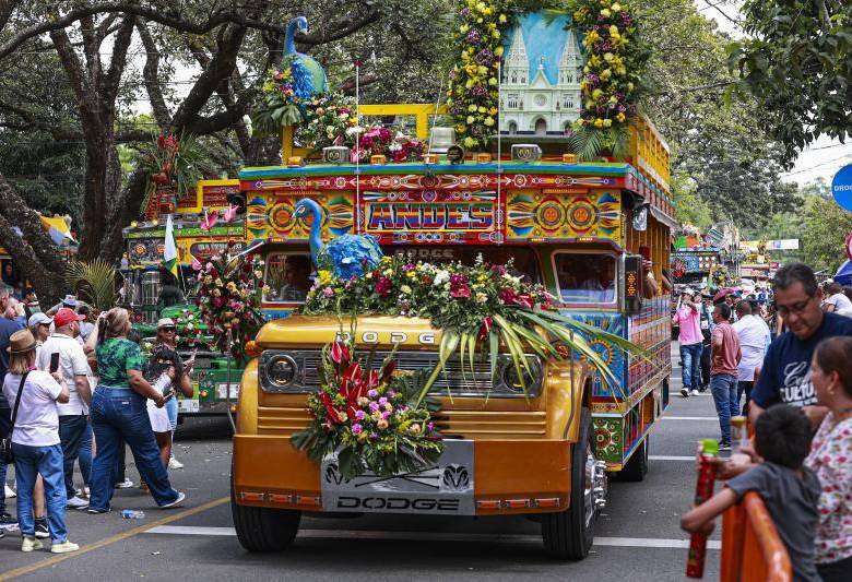 Este 1 de agosto será el Desfile Chivas y Flores, desde las 2:00 de la tarde por toda la Avenida Regional. FOTO Manuel Saldarriaga