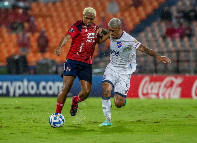 El futbolista caleño Andrés Felipe Ibargüen anotó uno de los últimos goles del Medellín contra un equipo uruguayo. Lo anotó en la Copa Libertadores del 2023. Foto: Juan Antonio Sánchez