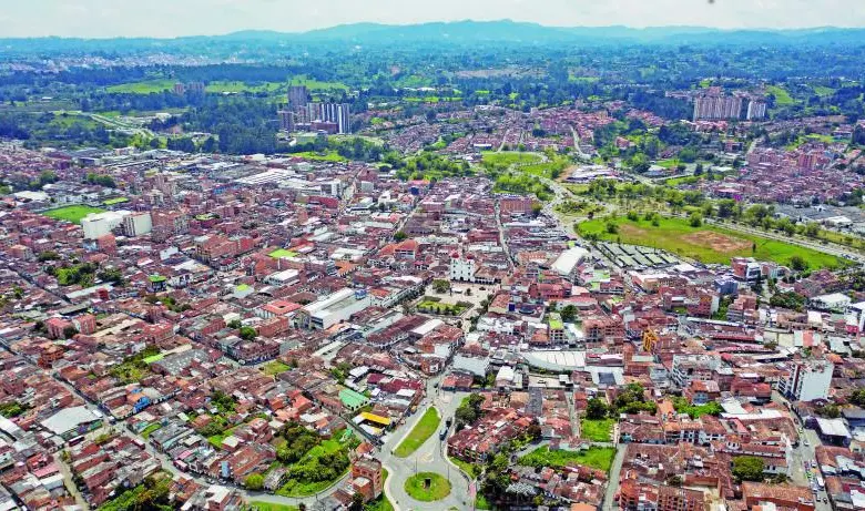 El suelo urbano del Valle de San Nicolás pasó de 10 kilómetros cuadrados en 1995 a 40 kilómetros cuadrados en 2024. FOTO Manuel Saldarriaga