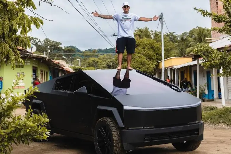 Javier Arias Castañeda, más conocido como Javier Arias ‘Stunt’, volverá a su casa tras las audiencias de control de garantías, pero deberá seguir cumpliendo una serie de requisitos mientras avanza el proceso judicial en su contra. FOTO: REDES SOCIALES