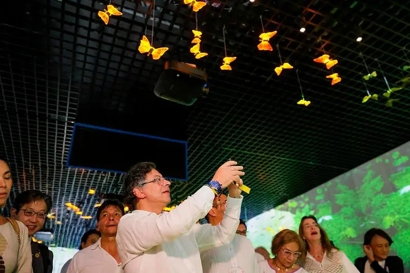 Petro destacó que el pabellón se ha convertido en un espacio de negocios con resultados tangibles. FOTO: PRESIDENCIA