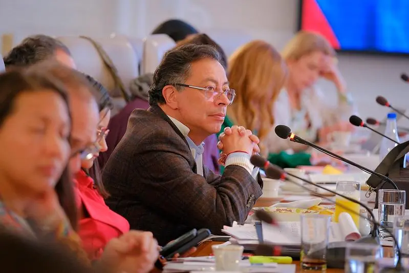 Al ratificar que “la base democrática es el voto popular”, Petro sostuvo que como presidente ha dado unas órdenes, pero “el gabinete está haciendo lo contrario”. FOTO: PRESIDENCIA