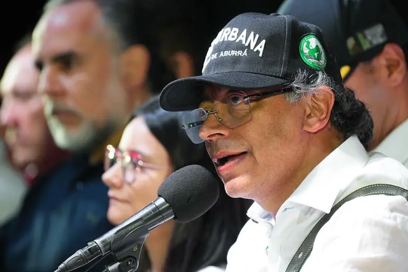El alcalde Federico Gutiérrez señaló que mientras él combate a los jefes de las mafias, “él (Petro) los premia”.<b> </b>Foto: Presidencia