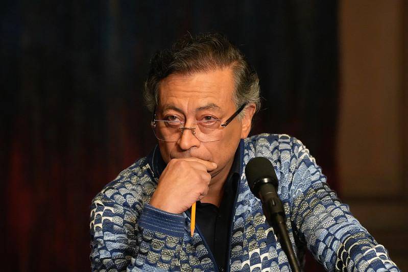 Este diario conoció que algunos miembros del gabinete le habrían expresado al presidente la inconveniencia de su idea y su oposición a firmar el decreto. Foto: Presidencia