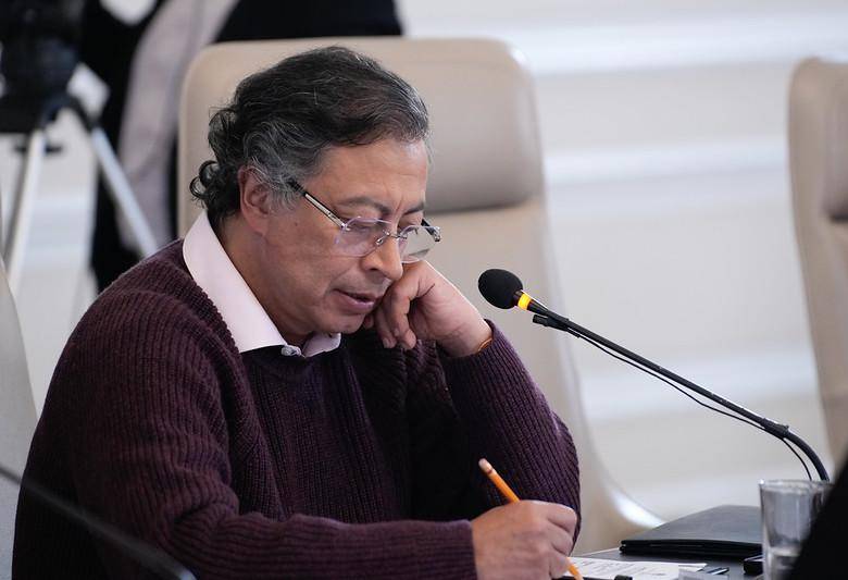 Antes de emprender un viaje a Bélgica, el presidente Petro convocó esta reunión de urgencia para dar línea política e incluso jurídica frente a la decisión del fallo que se da a menos de 20 días de la consulta. Foto: Presidencia
