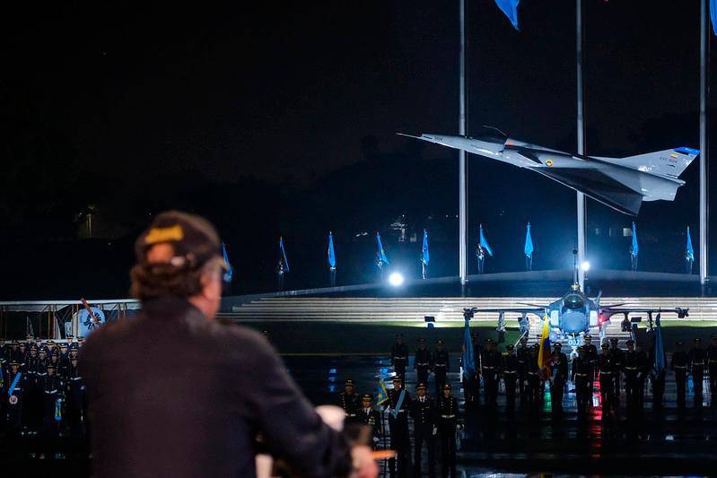 El accidente del Hércules en Putumayo, con 68 muertos y 57 heridos, se convierte en la tragedia aérea militar más grave durante el Gobierno Petro. Le siguen siniestros de alto impacto en 2024, como el MI-17 en Bolívar (9 muertos) y el helicóptero en Vichada (8 fallecidos). FOTO: PRESIDENCIA-REFERENCIA