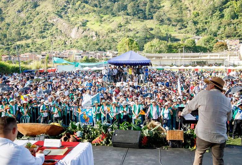 El mandatario dejó entrever que los medios buscaron magnificar las marchas de la oposición y destacó el recibimiento que le dieron en San Pablo (Nariño). FOTO Cortesía Presidencia
