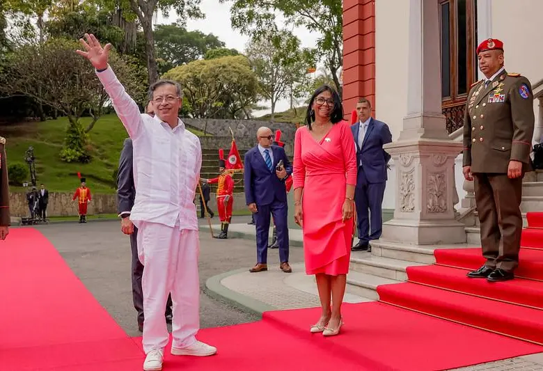 Petro ya se encontró con Delcy: primeras imágenes del encuentro entre ambos mandatarios en Miraflores