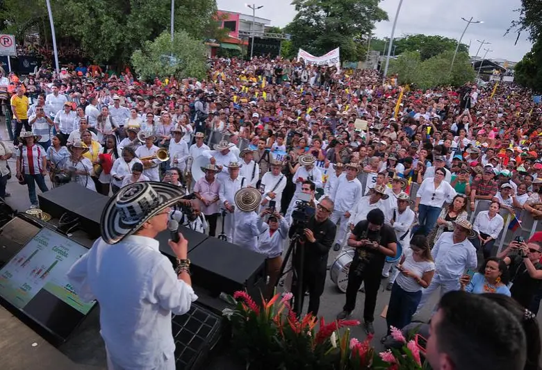 Petro apareció en Córdoba con un discurso desencajado sobre las mujeres, el paramilitarismo y la segunda vuelta 