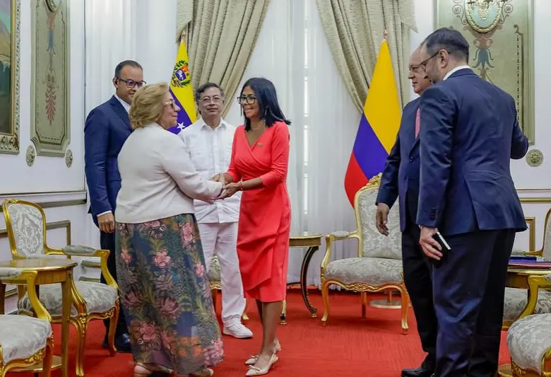 Petro ya se encontró con Delcy: primeras imágenes del encuentro entre ambos mandatarios en Miraflores