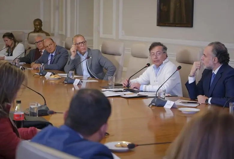 EL COLOMBIANO reveló los detalles de la pelea entre el jefe de despacho presidencial, Alfredo Saade, y el ministro del Interior, Armando Benedetti. Foto: Presidencia
