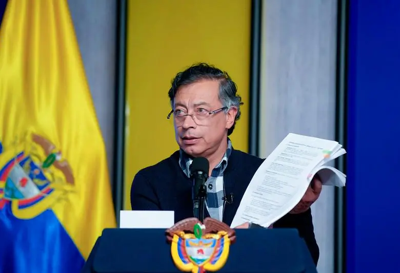 Las denuncias del mandatario se conocen en medio de la controversia por los más de $154.000 millones en contratos de ASD con el Gobierno y las críticas de sectores políticos que advierten riesgos para la confianza electoral. FOTO: PRESIDENCIA