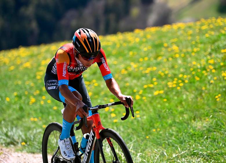 Santiago Buitrago vuelve a competir después de 22 días, tras su accidente en la última etapa de la París-Niza. FOTO Getty 