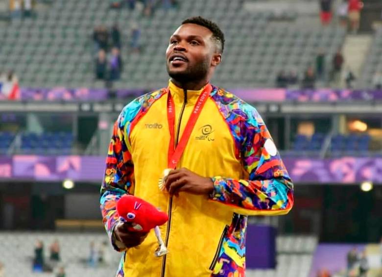 José Gregorio Lemos le da la tercera medalla dorada a Colombia en el Mundial de Para Atletismo. Foto: Tomada de redes @colparalimpico