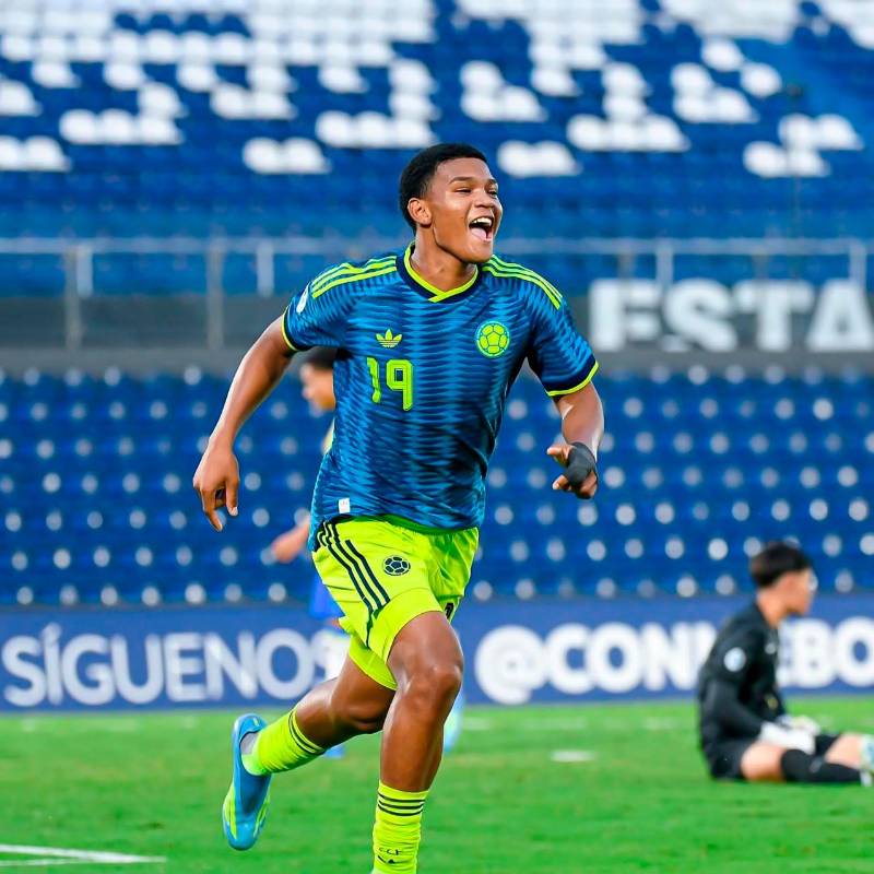 El extremo colombiano José Escorcia, de 17 años, es una de las figuras de la Selección Colombia que el domingo jugará la final ante Argentina. Foto: FCF