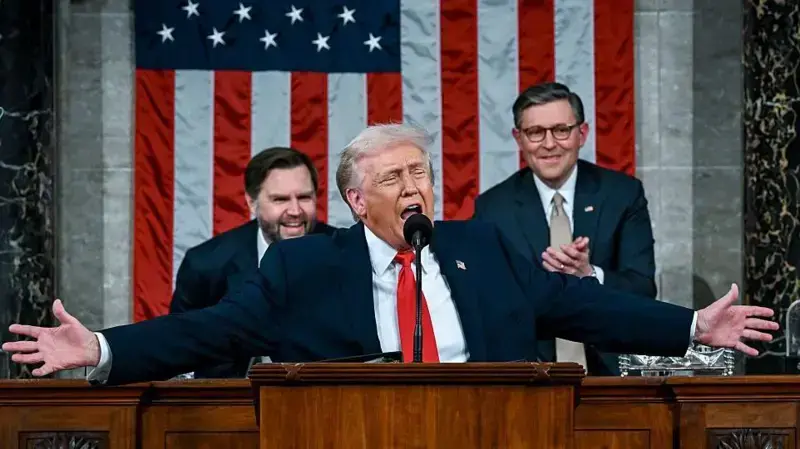 Donald Trump ha abierto una guerra comercial con el mundo y, lo que busca al final de todo, es una independencia de Estados Unidos sobre China. Foto: AFP