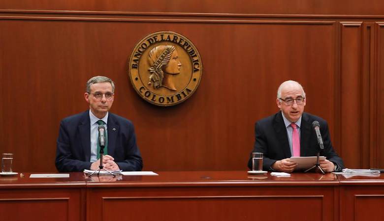 Ministro de Hacienda, Miguel Gómez; y el gerente del Banco de la República, Leonardo Villar. Foto: Banrep
