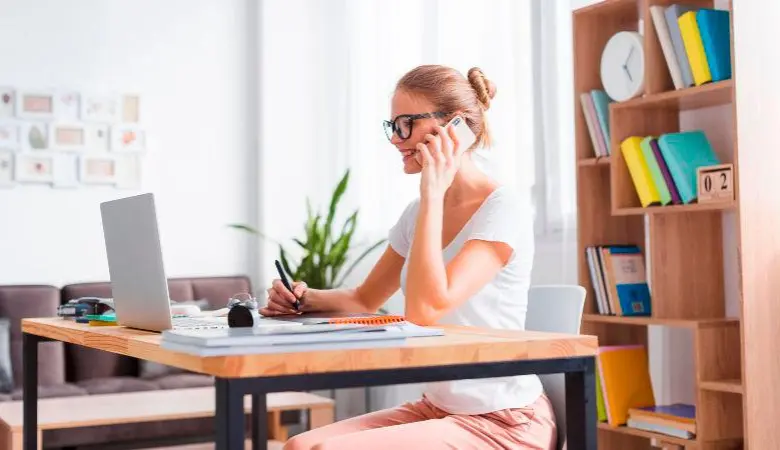 Magneto Empleos facilita el acceso a ofertas remotas ideales para quienes no tienen formación profesional. FOTO: GETTY