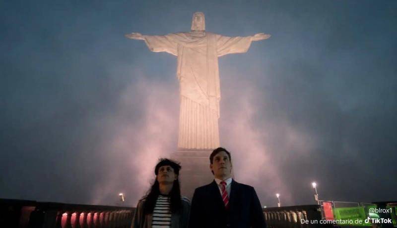 Esta sería, al parecer, la última foto que se tomaron Oliver Tree y Gaspi en Brasil. FOTO: Redes sociales.
