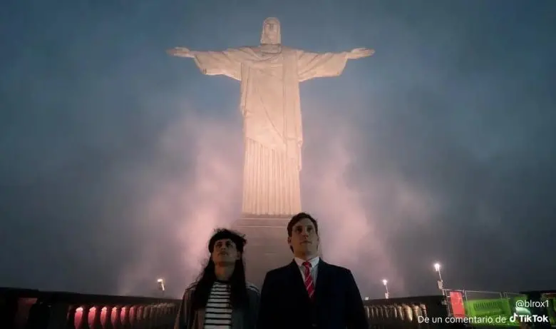 Esta sería, al parecer, la última foto que se tomaron Oliver Tree y Gaspi en Brasil. FOTO: Redes sociales.