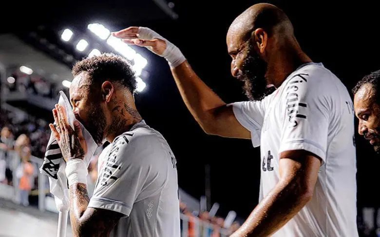Neymar y su festejo bailando apoyando a Vinícius. FOTO X-SANTOS