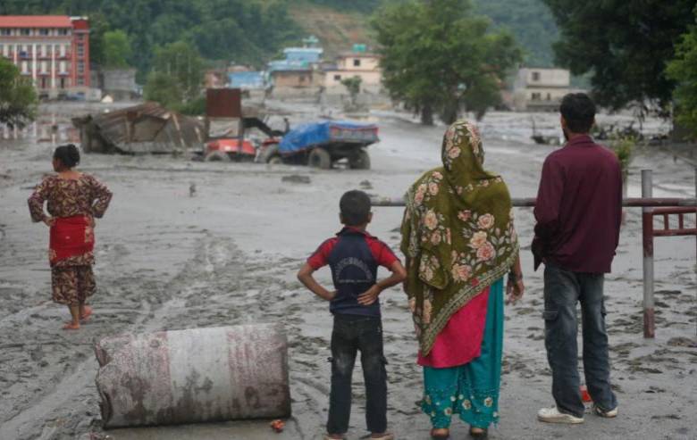 Testimonios de sobrevivientes de la avalancha entre Nepal y Tibet. FOTO: AFP