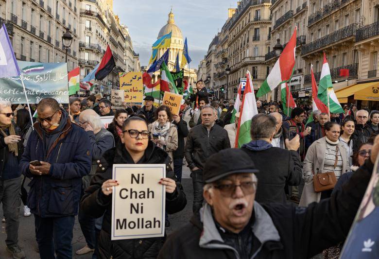 Desde EE. UU., Trump ha mandado su apoyo hacia los manifestantes en Irán. Incluso amenazó al régimen con bombardear si siguen reprimiéndolos. FOTO getty