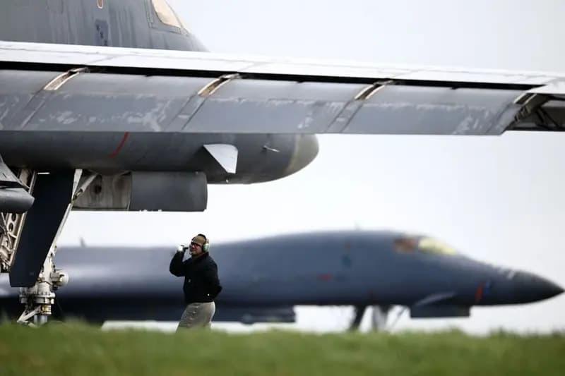 Un avión cisterna Boeing KC-135 Stratotanker de Estados Unidos se estrelló en el oeste de Irak durante una misión militar, causando la muerte de seis tripulantes. FOTO: Getty Images. 