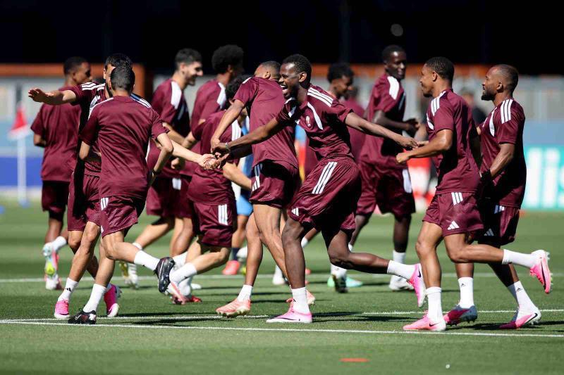 Catar debuta en el Mundial de Norteamérica ante Suiza, que es la favorita del Grupo B. Los cataríes llegan a su segunda cita mundialista tras ser anfitriones hace cuatro años. FOTO Getty