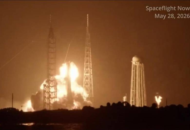 Un cohete de la empresa aeroespacial de Bezos explotó tras una “anomalía” durante una prueba en tierra en Florida, Estados Unidos. FOTO: Captura de video