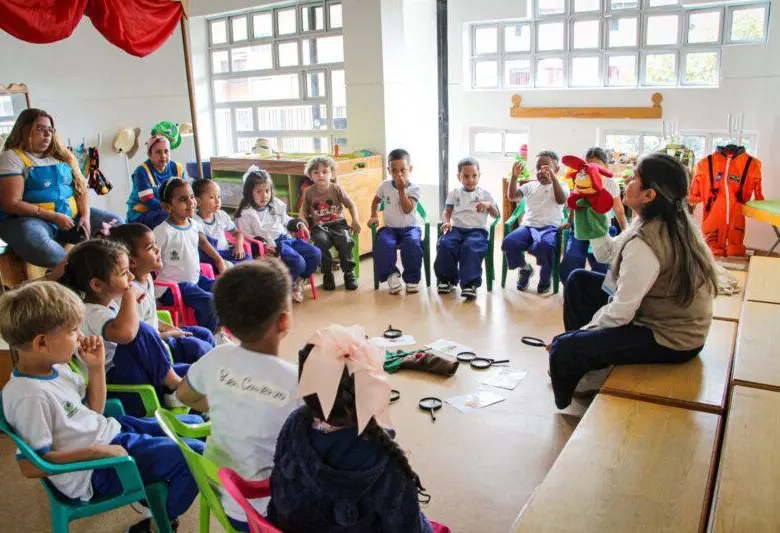 Niños de Medellín se convierten en guardianes del medio ambiente