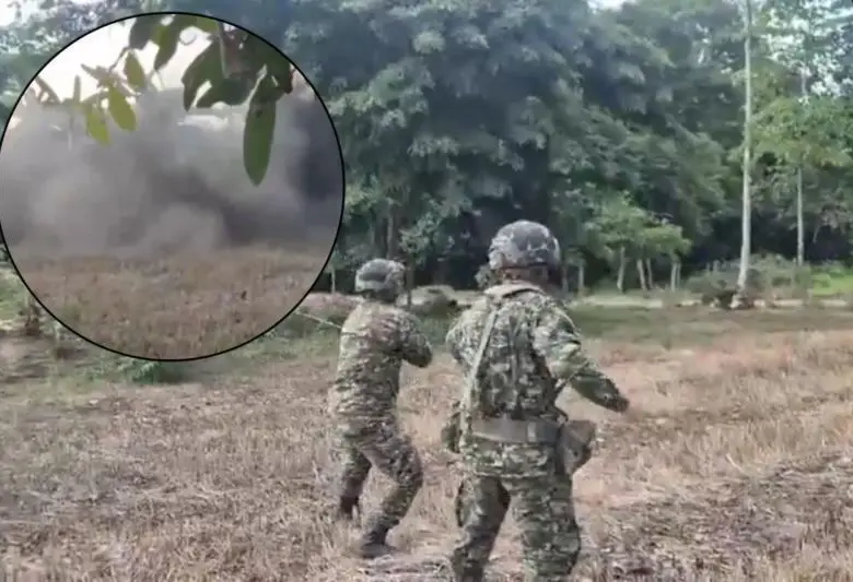 Los explosivos fueron detonados de forma controlada por el Ejército. Foto: Captura de video @Ejercito_Div2