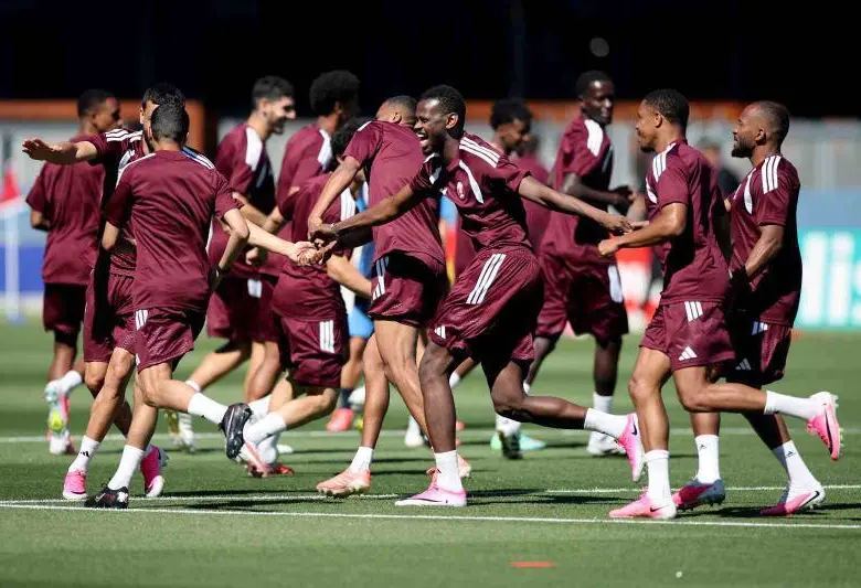 Catar debuta en el Mundial de Norteamérica ante Suiza, que es la favorita del Grupo B. Los cataríes llegan a su segunda cita mundialista tras ser anfitriones hace cuatro años. FOTO Getty