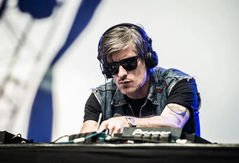 Kavinsky, cuyo nombre real era Vincent Belorgey, se convirtió en una figura central de la música electrónica francesa gracias a Nightcall, canción que forma parte de la banda sonora de Drive y que interpretó en la clausura de los Juegos Olímpicos de París 2024. FOTO Getty Images