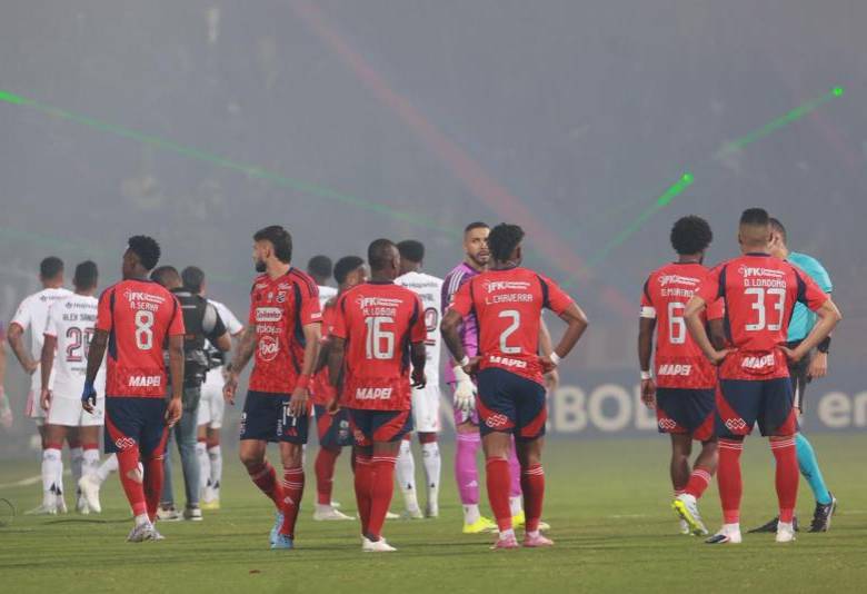 Oficial: Conmebol emitió dura sanción contra el DIM por desmanes en el ...