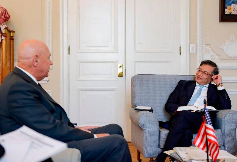 Los asuntos migratorios hicieron parte de la agenda de trabajo entre el diplomático y Petro. FOTO: Presidencia