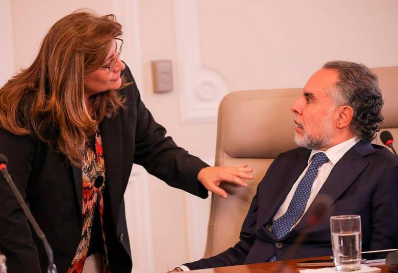La saliente ministra de Justicia, Angela María Buitrago, compartió varios Consejos de Ministros con Benedetti. FOTO: PRESIDENCIA