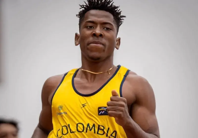 Déiner Guaitoto, de 19 años, hizo parte del relevo de Colombia que ganó oro (38,73) en Juegos Bolivarianos en Lima, Perú-2025. FOTO CORTESÍA