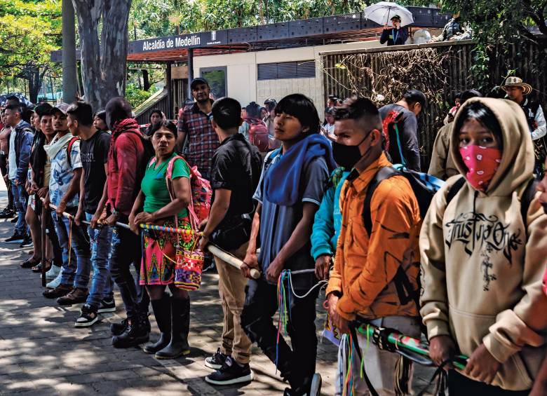 Se estima que más de 500 indígenas se tomaron La Alpujarra, con cerca de 200 niños. FOTOS Camilo Suárez