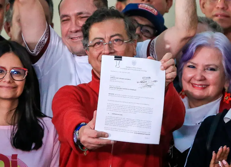 ¿Sí o no? Estas son las preguntas con las que Petro quiere cambiar el trabajo en Colombia