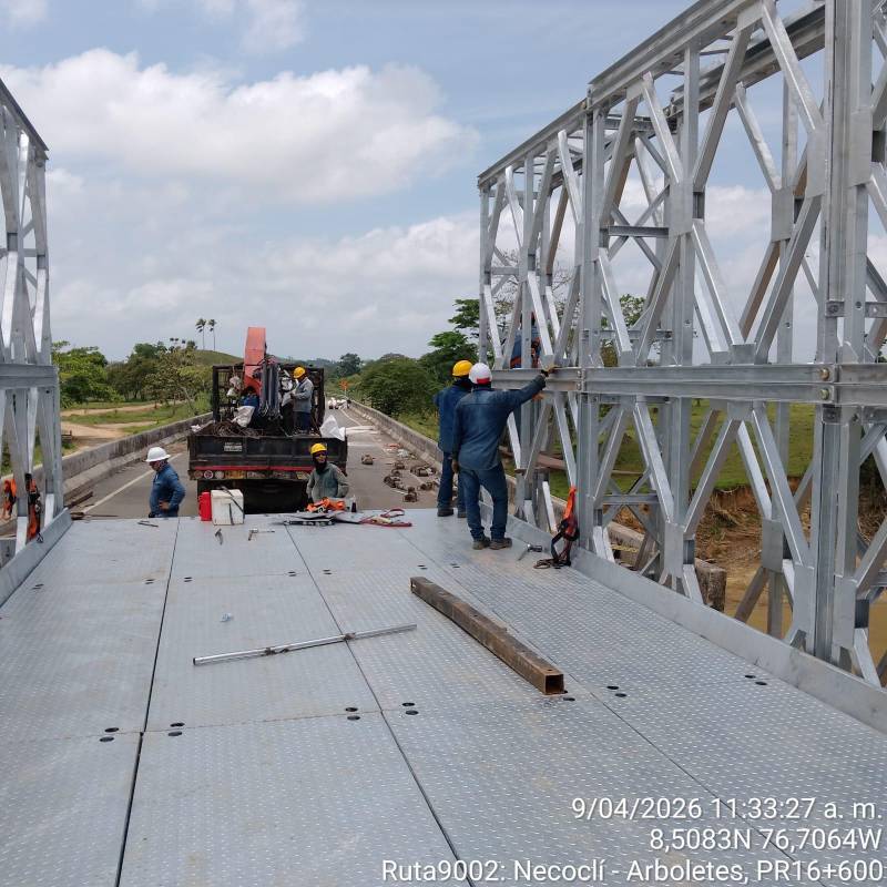 Avance de las obras en el puente del río Mulatos, en el Urabá antioqueño. FOTO: Cortesía