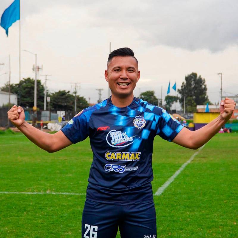 La alegría de Atsushi Yamanaka tras convertirse en el primer japonés en jugar un partido oficial del fútbol colombiano. Para él, es un sueño cumplido y espera disfrutarlo al máximo. FOTO cortesía Distrito élite