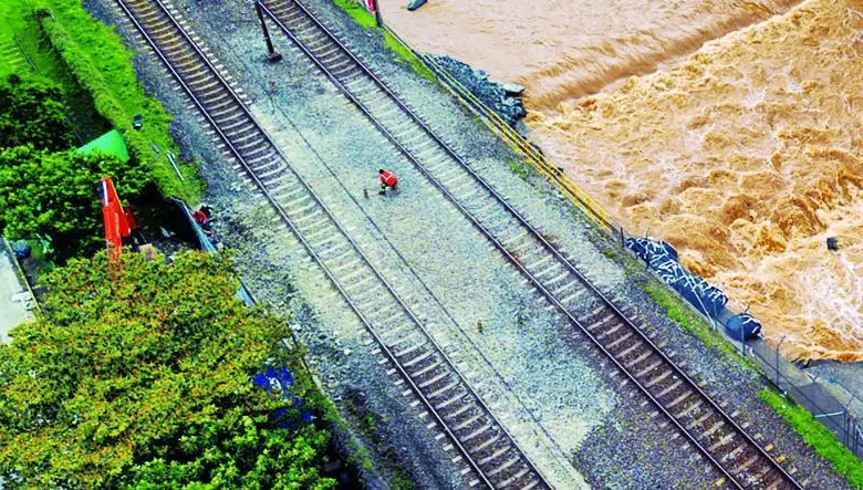 De los más de 80 puntos críticos que hay a lo largo del río, esta administración priorizó 17, cuyas obras empezaron hace un mes. FOTO Camilo Suárez