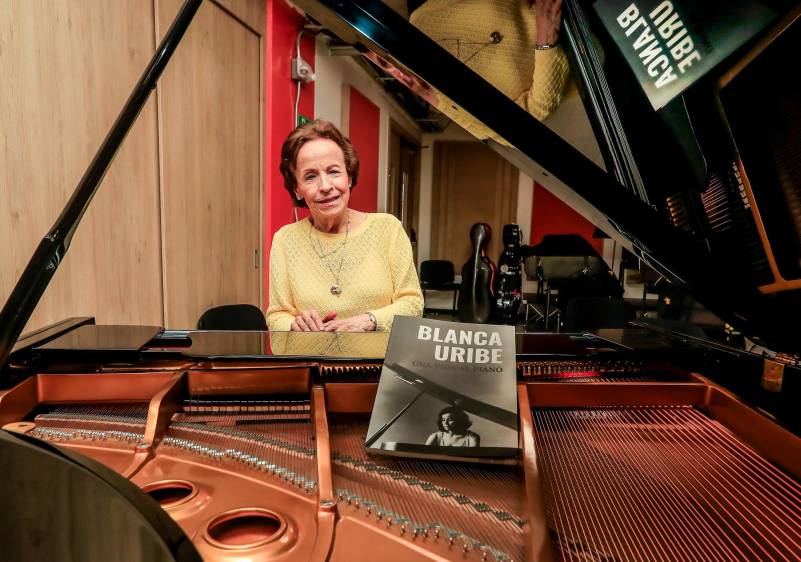 La maestra Blanca Uribe es uno de los referentes del piano en Colombia. Su carrera comenzó muy pronto, gracias a su familia de músicos. Foto: Jaime Pérez.