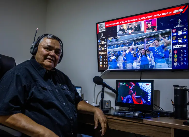 Guillermo Montoya también hizo televisión y prensa escrita. Trabajó 15 años en RCN, 25 en Caracol y lleva 15 en Múnera Eastman Radio, donde labora actualmente. FOTO: Julio César Herrera 