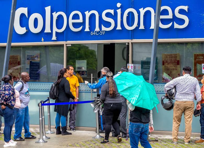 El presupuesto inicial de 2026 contempló $75,58 billones en gastos de los fondos administrados por Colpensiones, de los cuales $72,80 billones estaban destinados al pago de pensiones y jubilaciones. FOTO: Juan Antonio Sánchez
